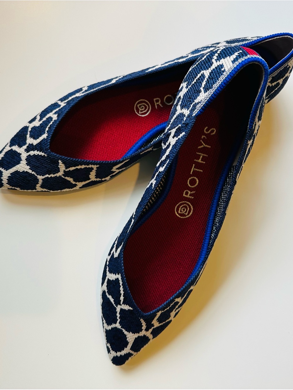 Rothy's Indigo Giraffe Retired Limited Edition Navy and White Pointed Knit Flats - Picture 5 of 6